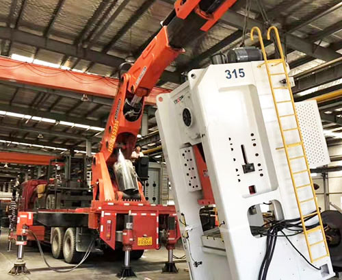 郸城附近随车吊出租，轻松解决运输难题